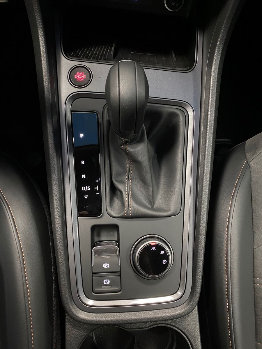 Fahrzeugabbildung CUPRA Ateca 1.5 TSI DSG+AHK schwenk+5 J Garantie+19"+