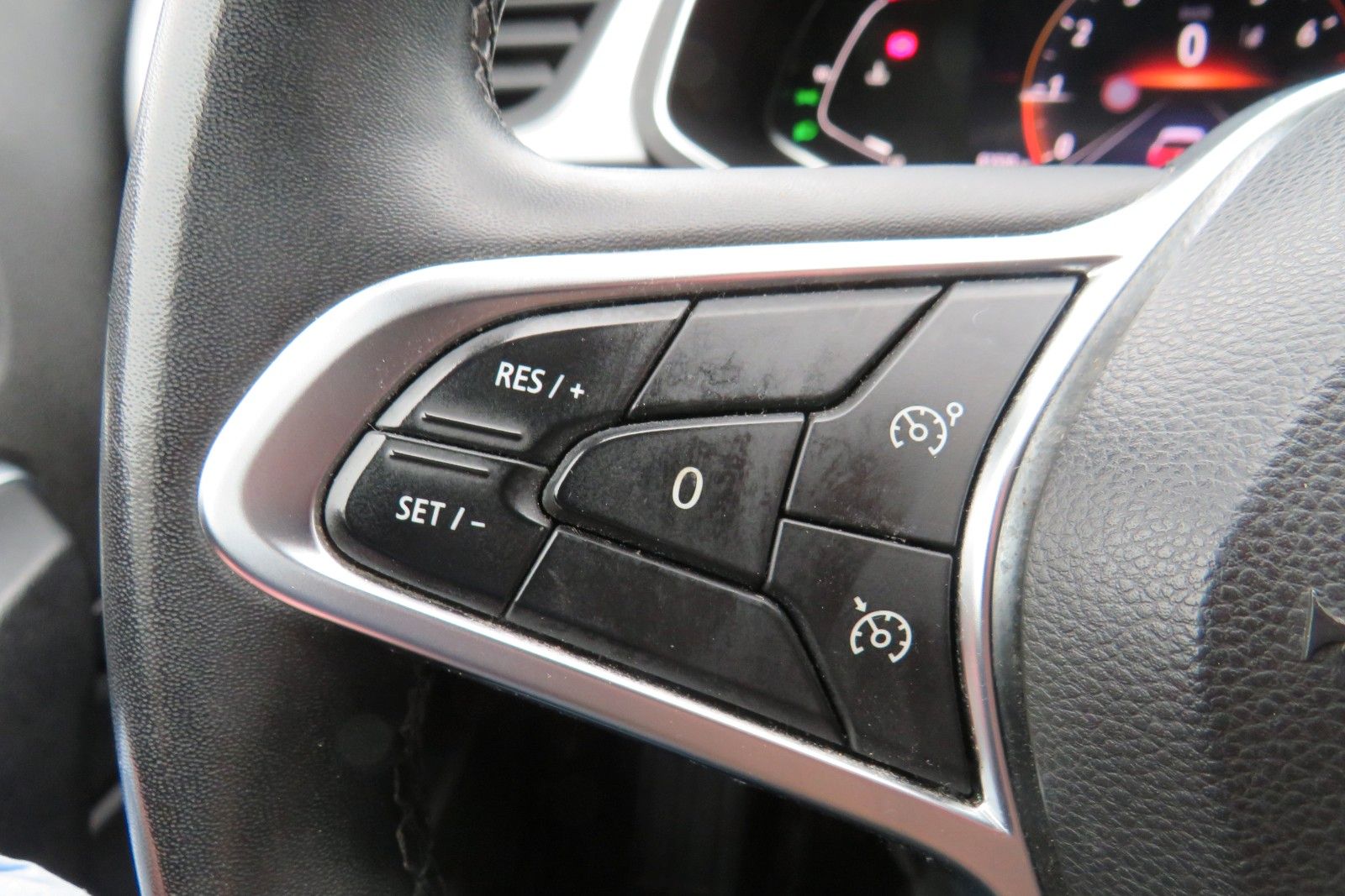 Fahrzeugabbildung Renault Captur II "INTENS" AHK NAVI 18` KAMERA SITZH.