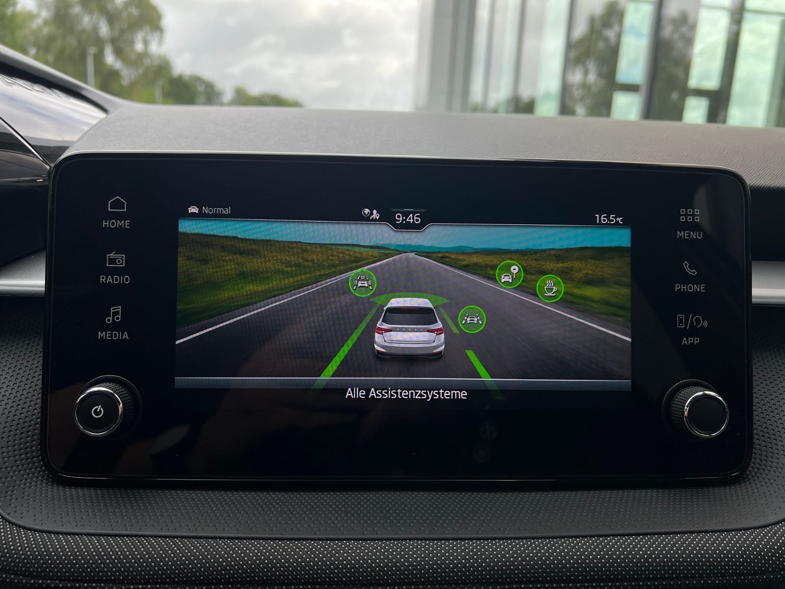 Fahrzeugabbildung SKODA Fabia Selection Tour 1.0 TSI *Vorb. AHK, LED, Ka