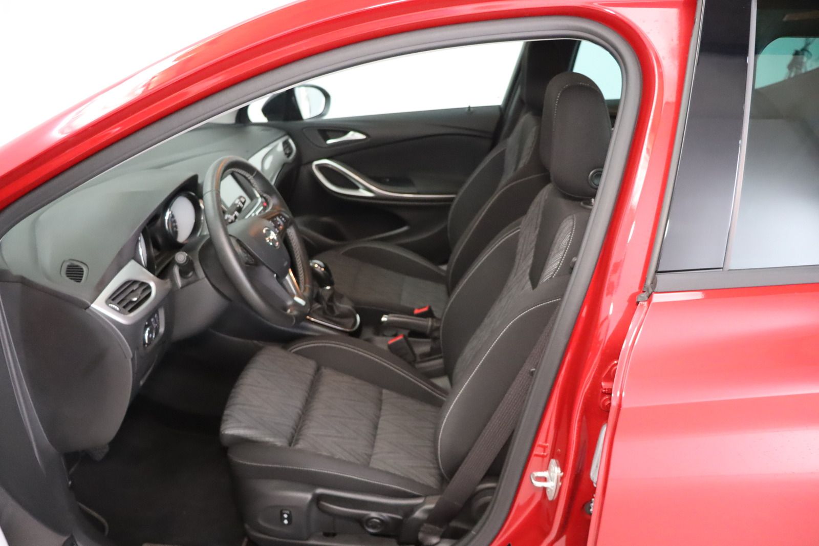 Fahrzeugabbildung Opel Astra K 1.2 i * Navi * LED * 1. Hand