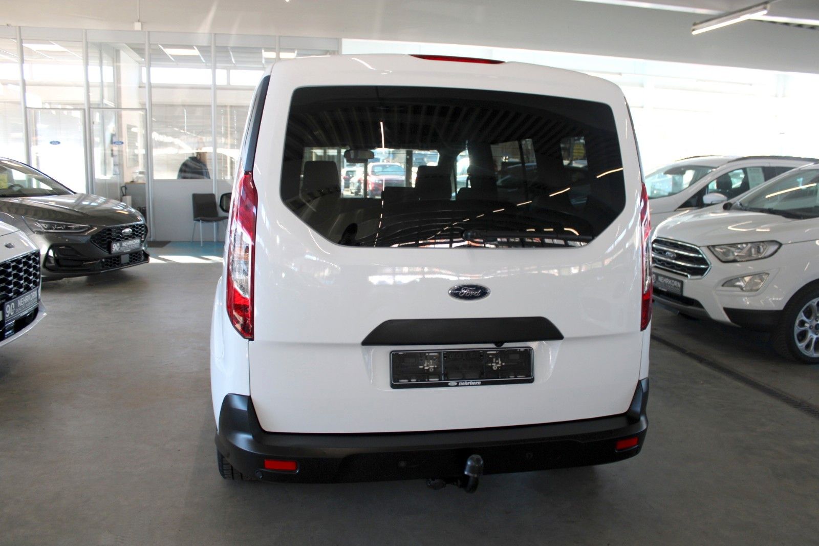 Fahrzeugabbildung Ford Grand Tourneo Connect Aut. NAVI STDHZ CAM AHK