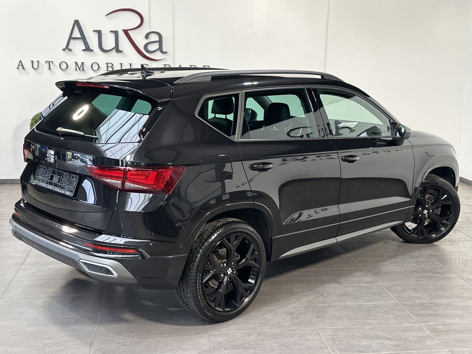 Fahrzeugabbildung SEAT Ateca FR 4Drive NAV+LED+19ZOLL+VCOCKPIT+KAM+ACC