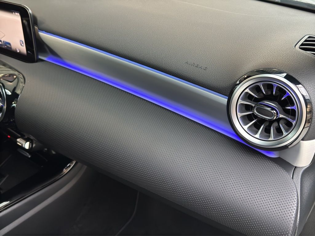 Fahrzeugabbildung Mercedes-Benz A 200 AHK*LED*PDC*ParkAss*Sportp.*SpurH*SpurW*LM