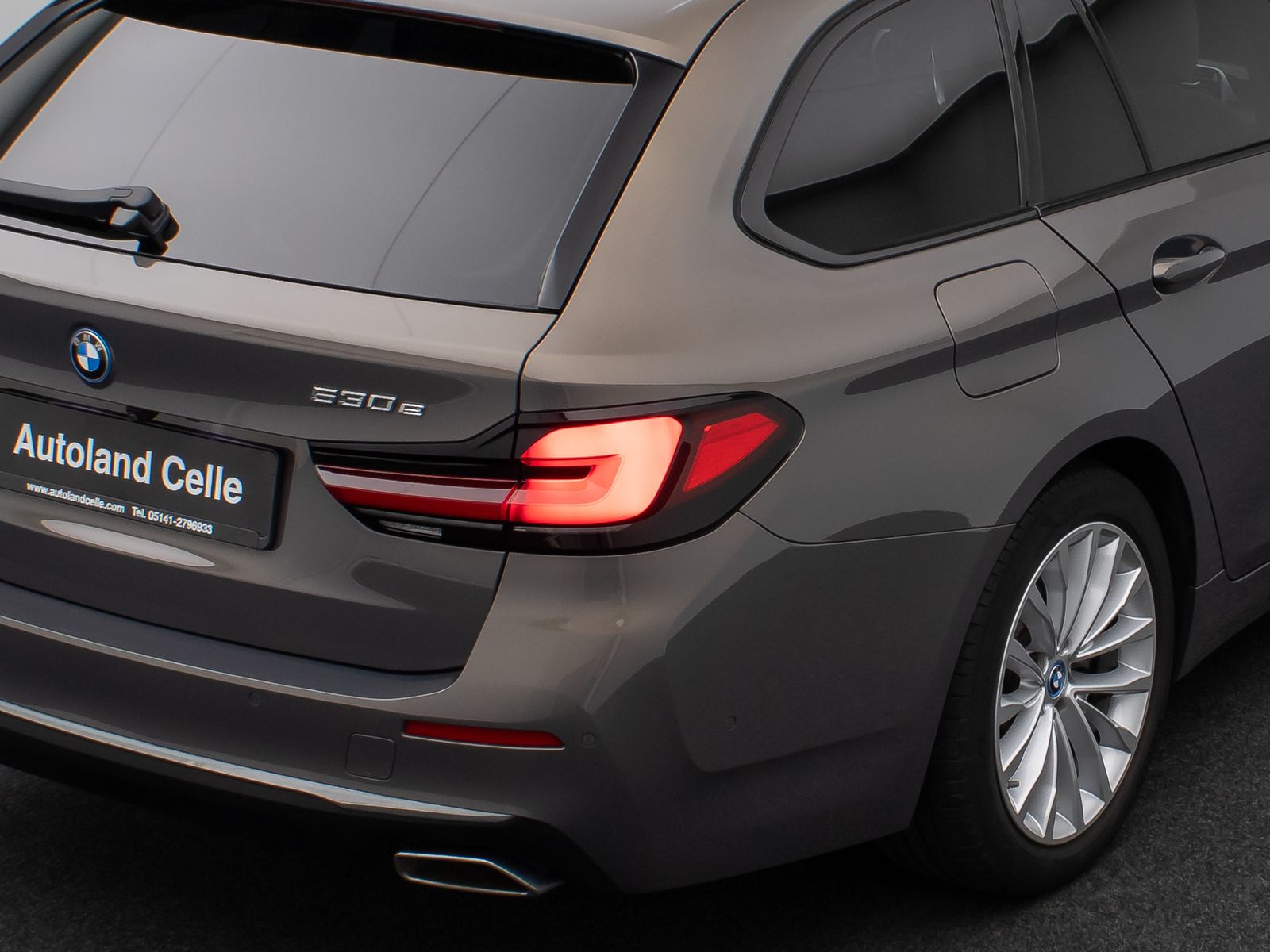 Fahrzeugabbildung BMW 530e Luxury Line Laser Kamera HUD DAB HiFi Sport