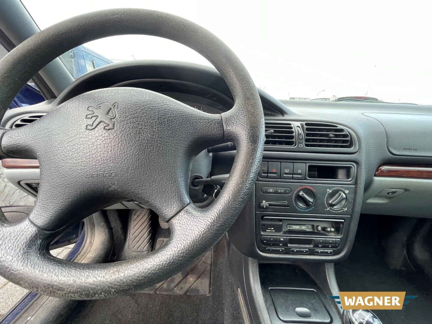 Fahrzeugabbildung Peugeot 406 SR Klimaanlage Servolenkung Motorschaden