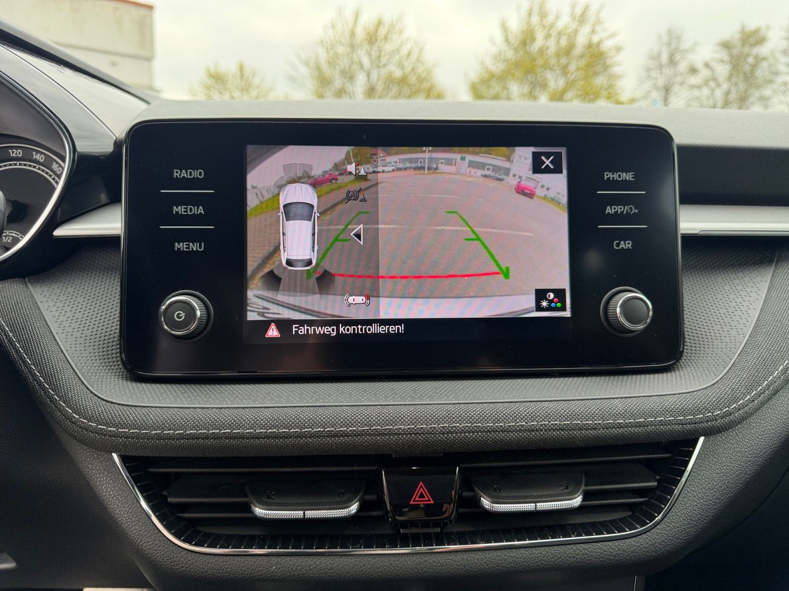 Fabia 1,0 TSI DSG Style Kamera CarPlay LED