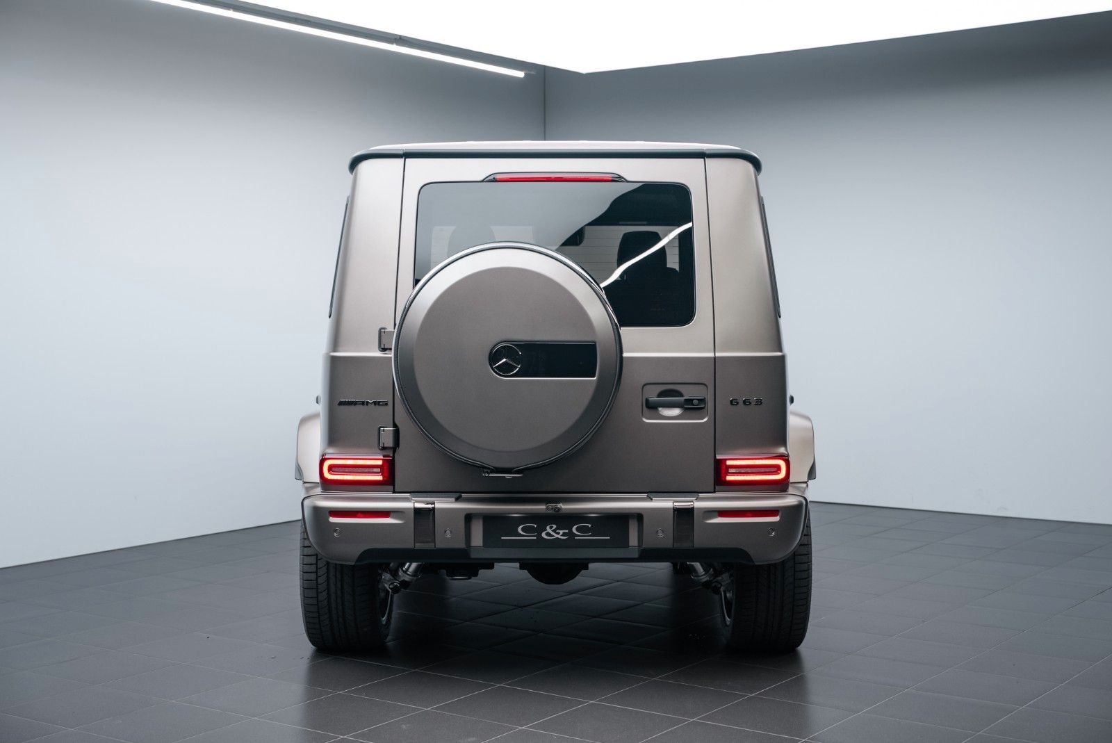 Fahrzeugabbildung Mercedes-Benz G63 A22/SUPERIOR/CARBON/MY 2026