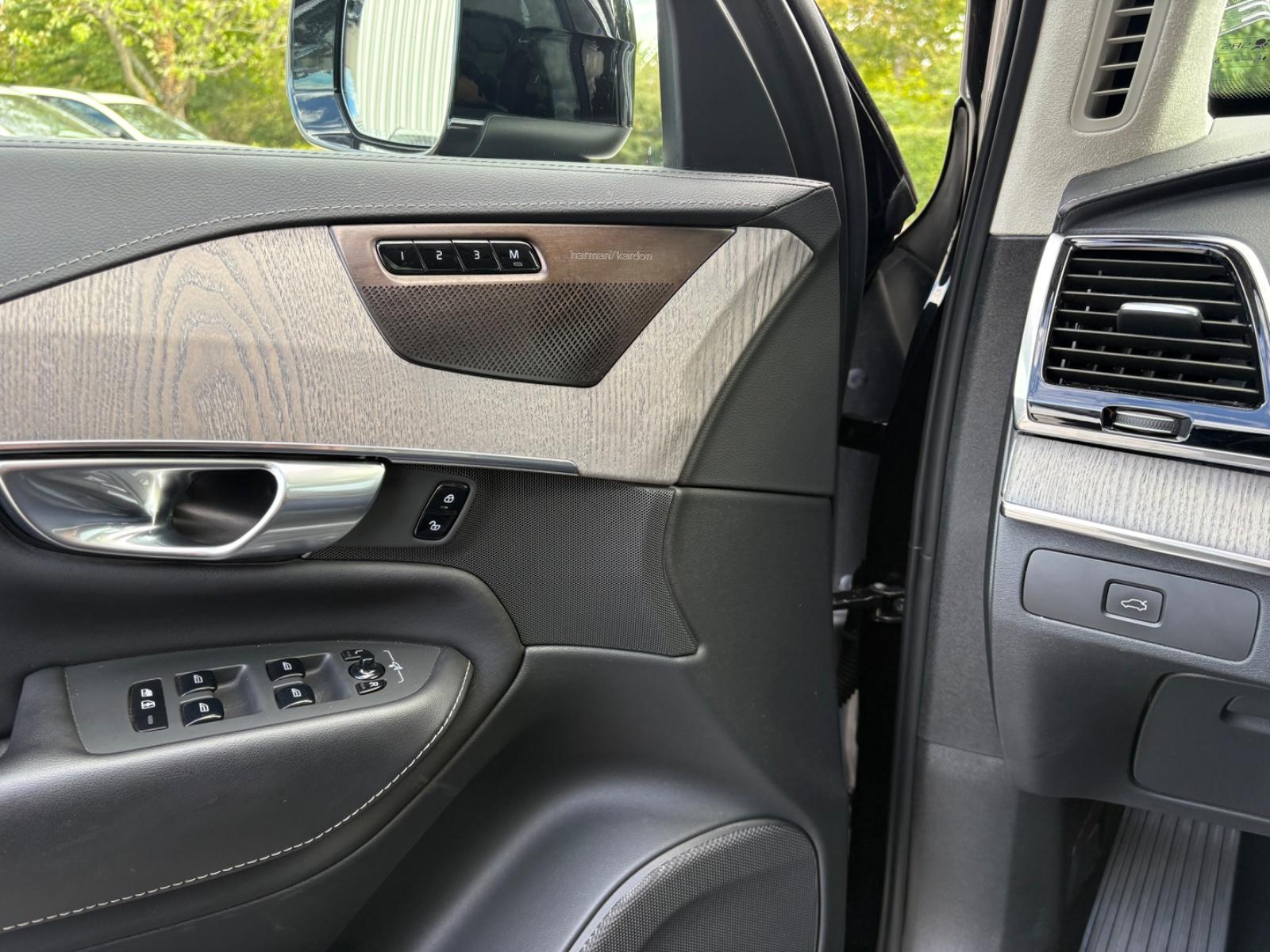 Volvo XC90 B5 ULTIMATE BRIGHT AWD -LUFT-AHK-7SITZER-