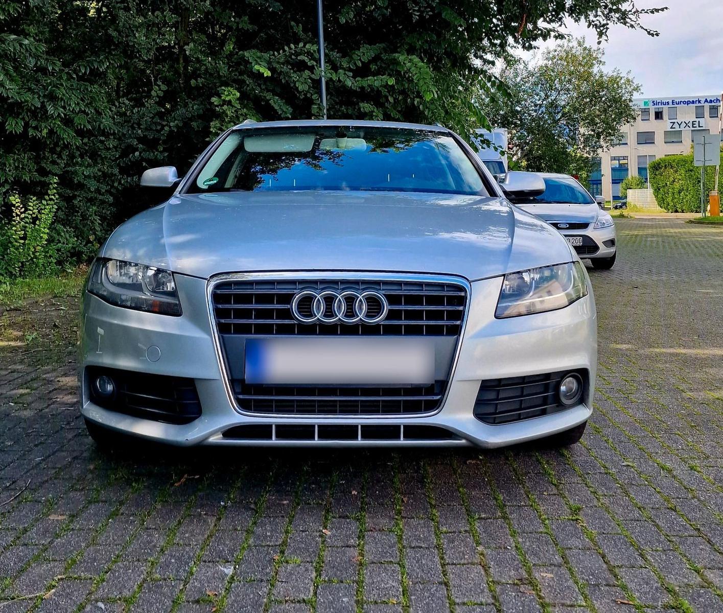 Audi A4 2010 — rear view