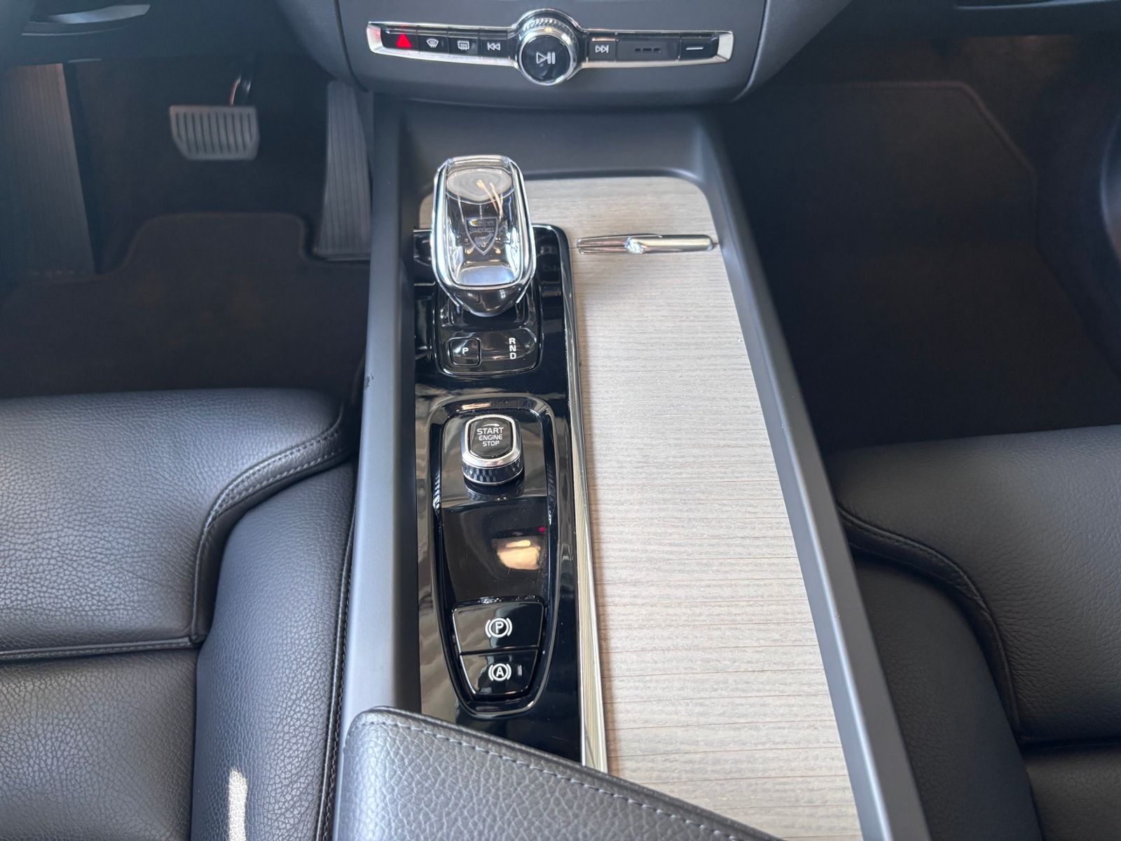 Fahrzeugabbildung Volvo XC60 Inscription AWD AHK H/K ACC MEMORY 20"