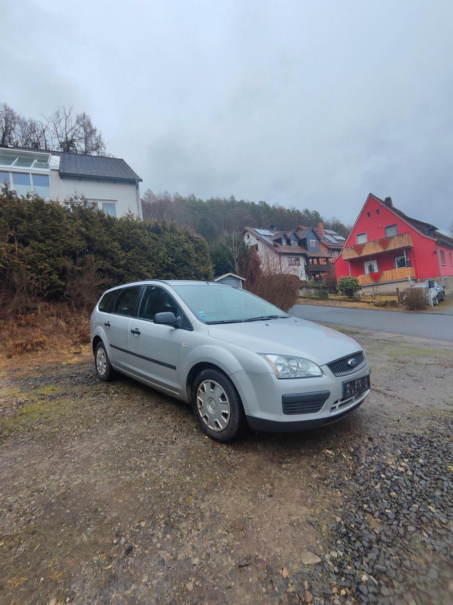 Ford Focus 1.6  Kombi  Automatik