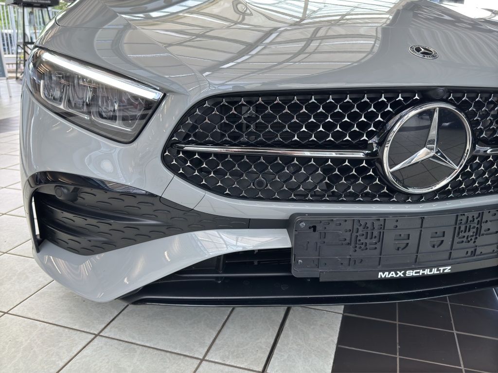 Fahrzeugabbildung Mercedes-Benz A 200 Kompaktlimousine AMG*Night*LED*SpH*PDC*RFK