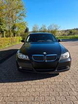 BMW 330i - E90 - BMW 330 aus 2005: 330i