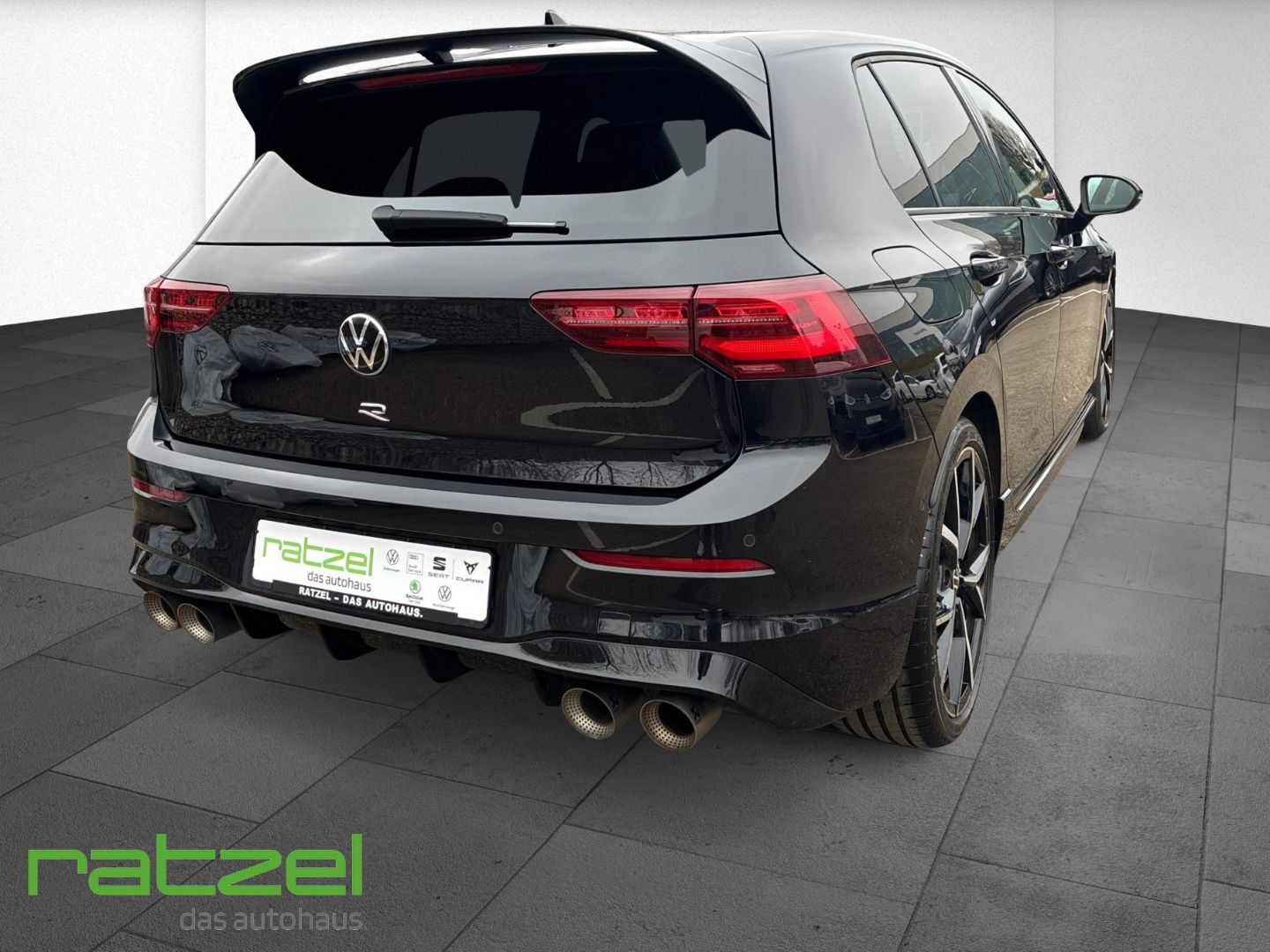 Fahrzeugabbildung Volkswagen Golf R 4Motion 2.0 TSI Akrapovic Navi Kamera R-P