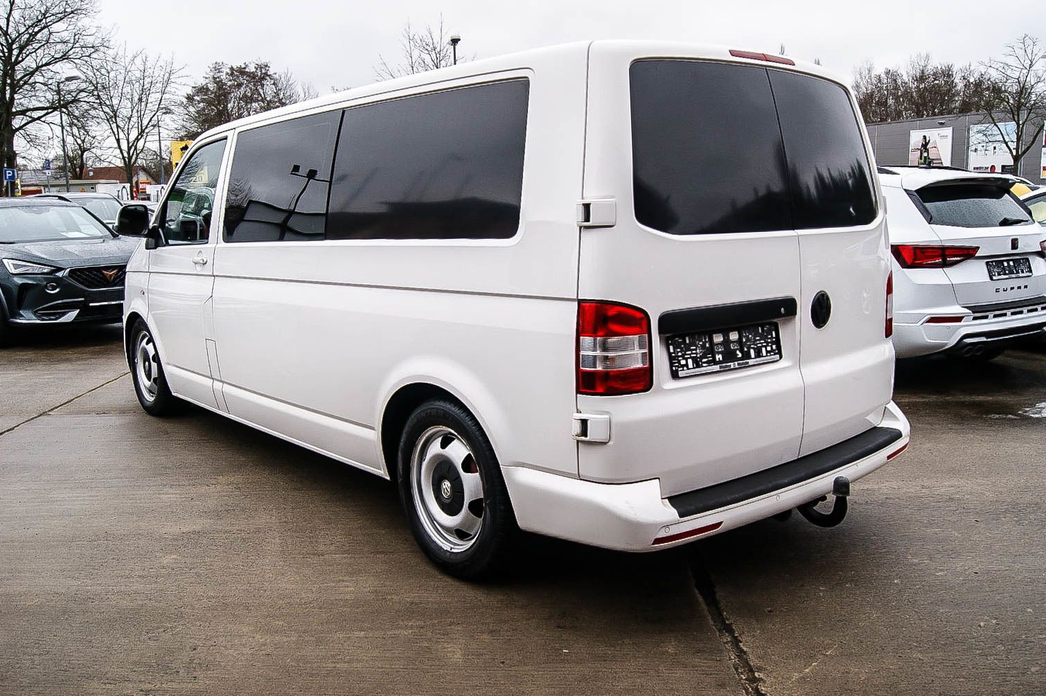 Fahrzeugabbildung Volkswagen T5 2.0TDI Mixto lang 4Motion DSG 5-SITZE ANHZV