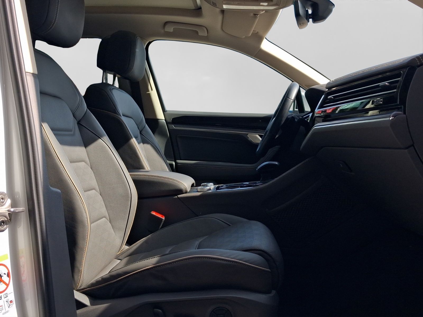 Volkswagen Touareg 3.0 TDI 4M 286PS R-LINE LUFTFEDER foto 4