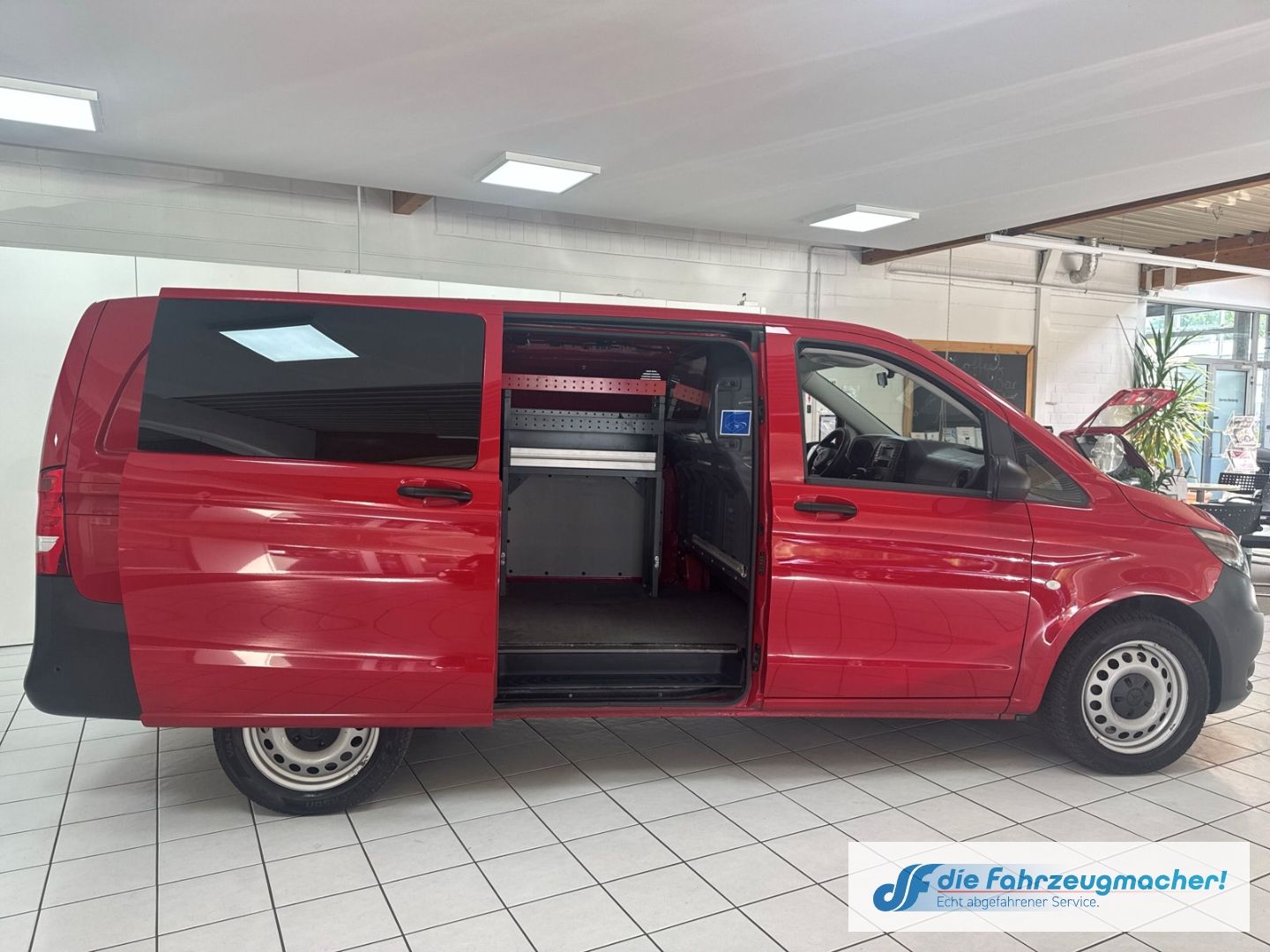 Fahrzeugabbildung Mercedes-Benz Vito Kasten 114 CDI  lang Temp PDCv+h Klima Berg
