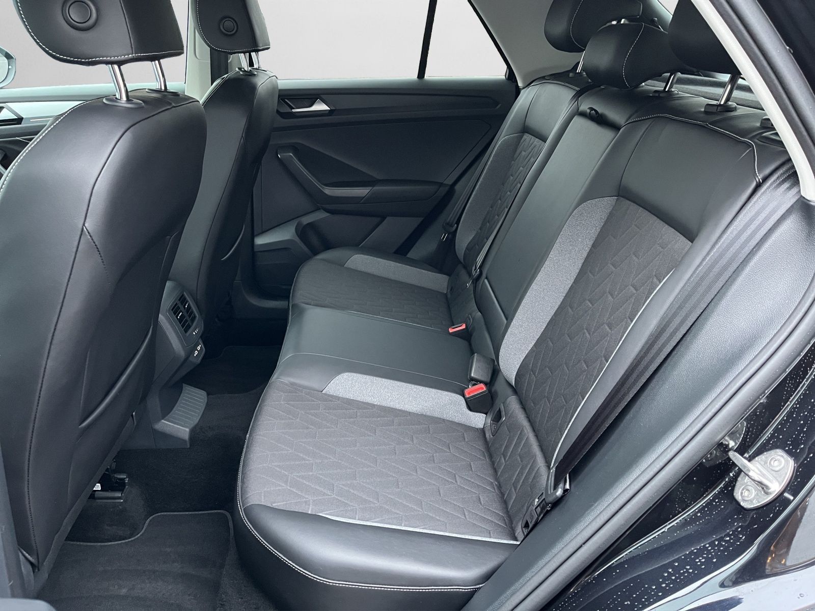 Volkswagen T-Roc - Bild 14