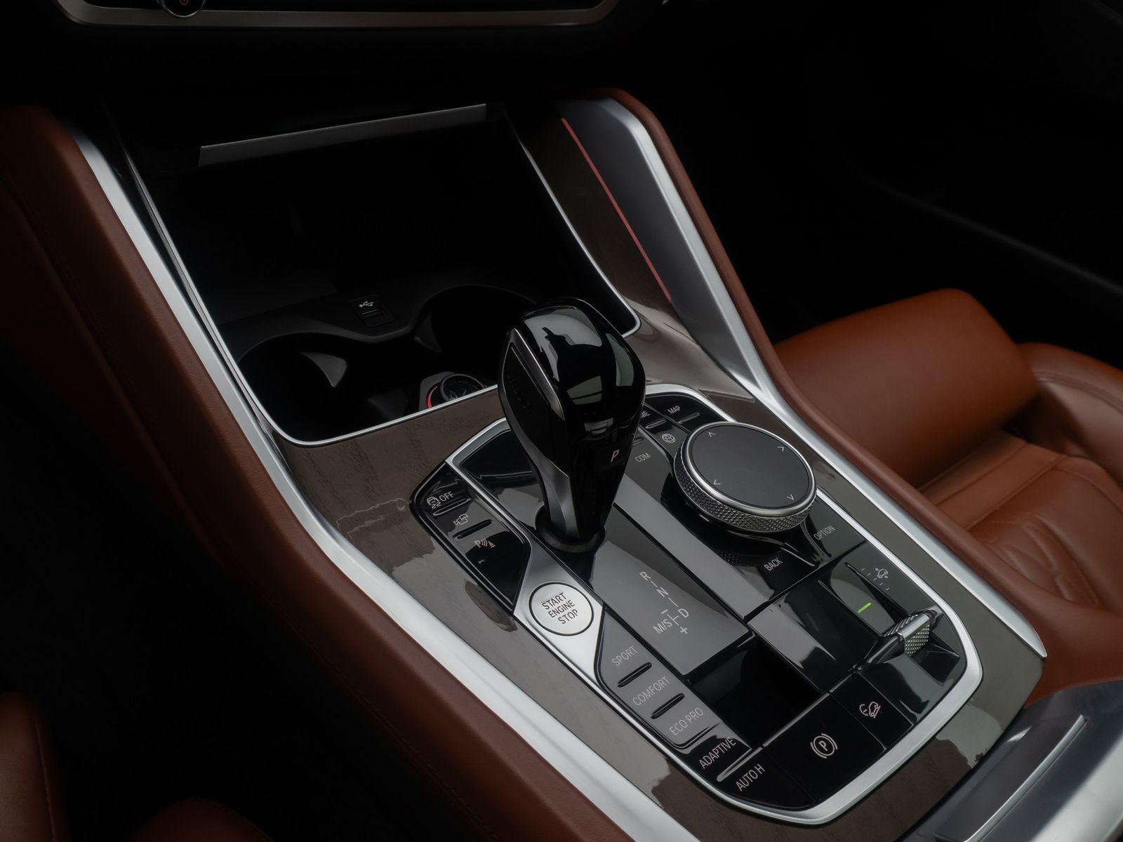 Fahrzeugabbildung BMW X6 xD40i M Sport 360°DAB Panorama Individual 22"