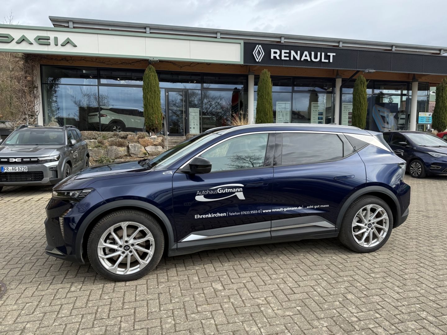 Fahrzeugabbildung Renault Scenic E-Tech Electric 220 Long Range Iconic Pan