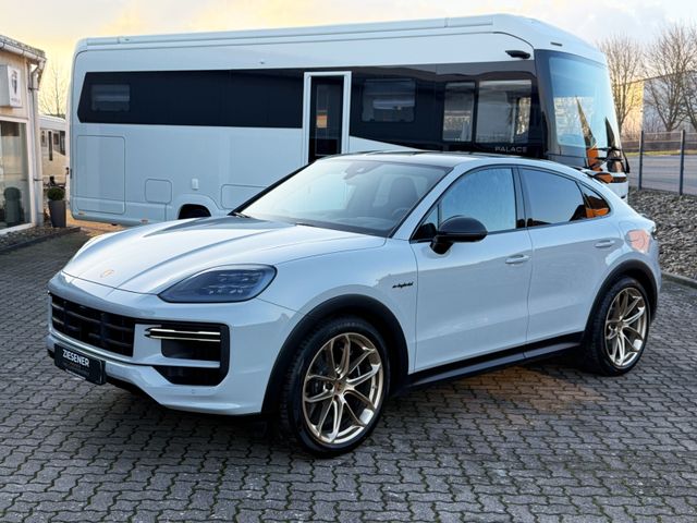 Porsche Cayenne Coupe Turbo E-Hybrid mit GT-Paket Kreide