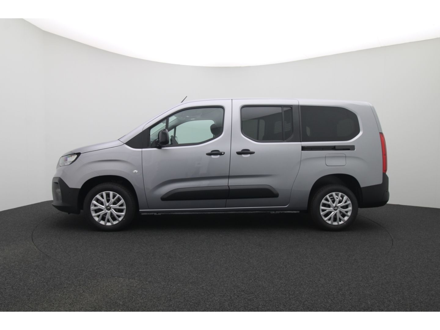 Fahrzeugabbildung Fiat Doblo L2 1.5 96 kW Dobln series 4 Kombi XL Navi