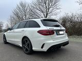 Mercedes-Benz C 43 AMG_PERFABGAS_STANDH_BURM_CARBON_DISTR_360 - gebrauchte Mercedes-Benz C 43 AMG aus dem Jahr 2020