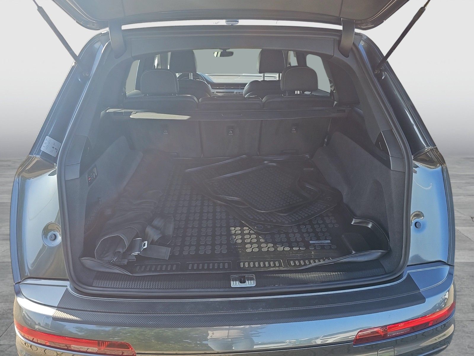Fahrzeugabbildung Audi Q7 50  S-Line TDI quattro LED LUFT STHG VC HUD A