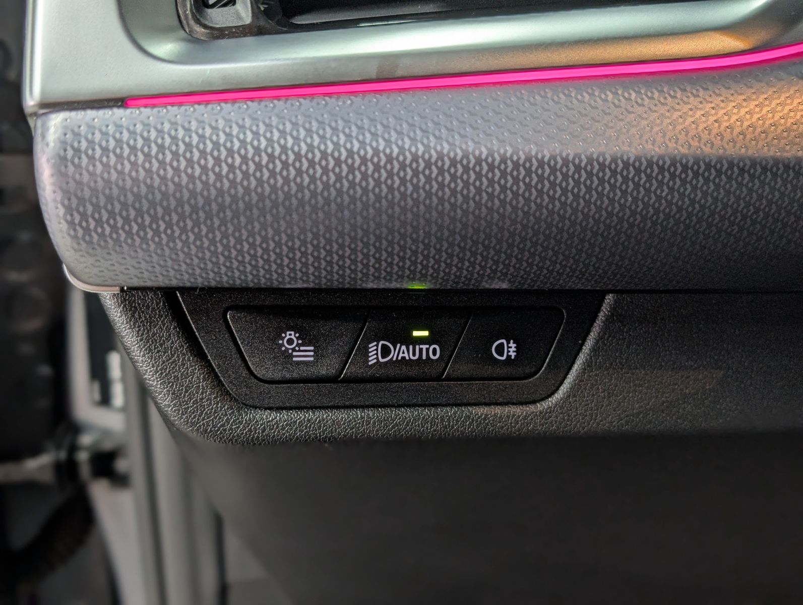 Fahrzeugabbildung BMW 218 Active Tourer  M Sport SHADOW PANO AHK LEDER