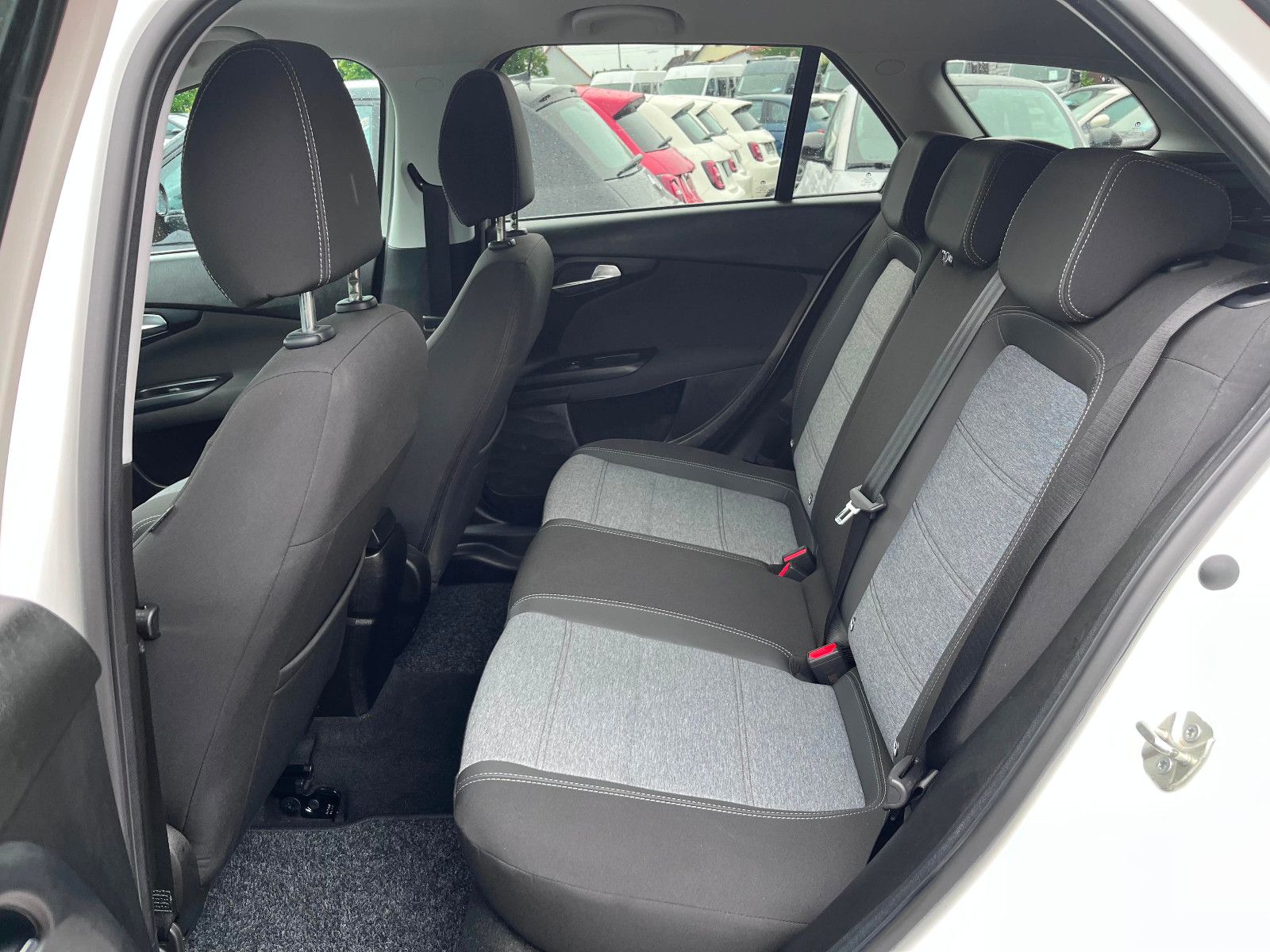 Fahrzeugabbildung Fiat Tipo Cross