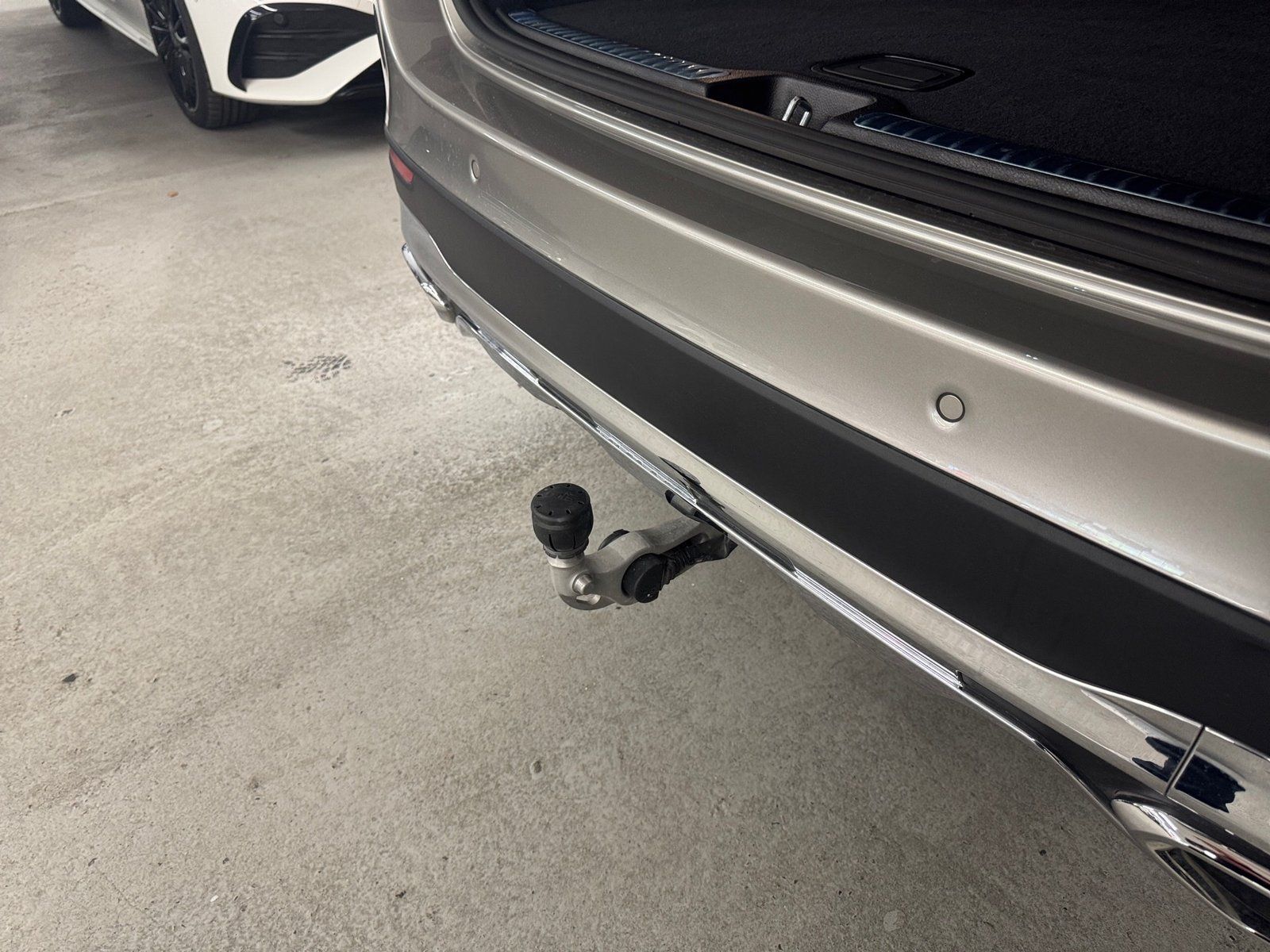 Fahrzeugabbildung Mercedes-Benz GLC 220 d 4M*Avantgarde*Distronic*AHK*DigiLight