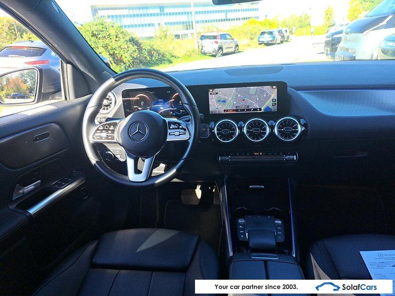 Mercedes-Benz GLA 250 e LED Ambient Widescreen Navi 1/2 Sport imagem 3