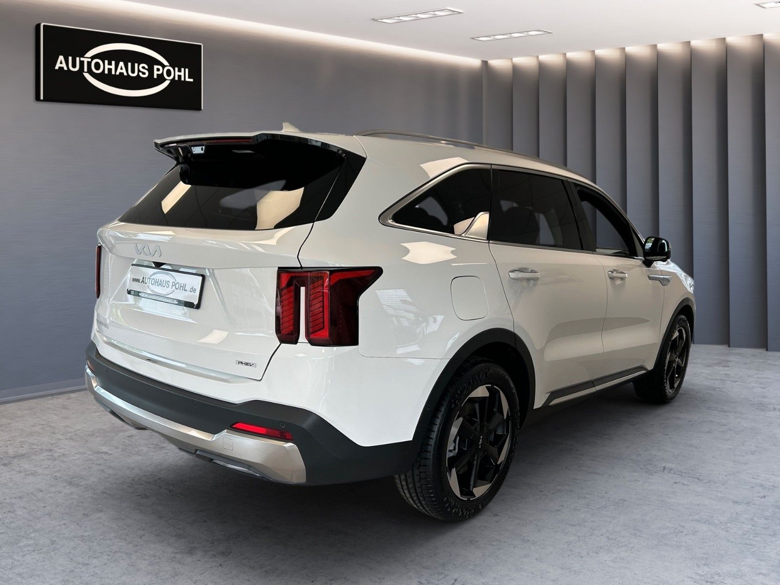 Fahrzeugabbildung Kia SORENTO PE 1.6T PHEV AWD PLAT NAP PR GD