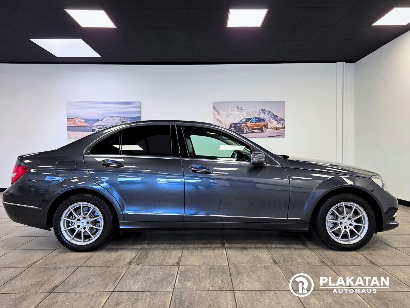 Fahrzeugabbildung Mercedes-Benz C 200 CGI Avantgarde Bi-Xenon AdaptLicht