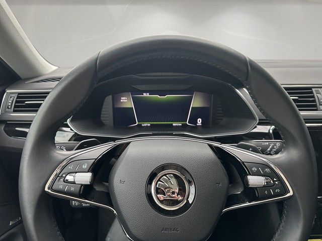 Fahrzeugabbildung SKODA Superb Combi 2.0 TSI DSG L&K 4x4 STDHZG+PANO+MEM