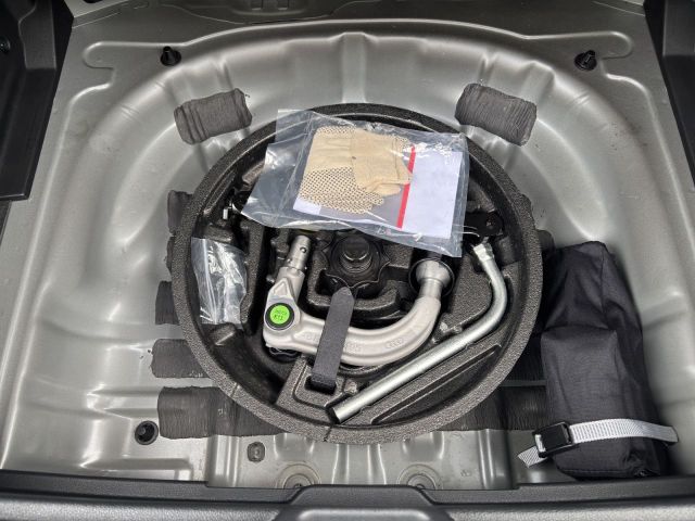 Q2 1.0 30 TFSI sport Navi+AZV abnehmbar+PDC