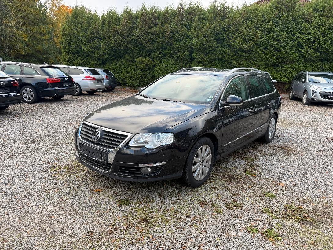 Volkswagen Passat 2009 — rear view