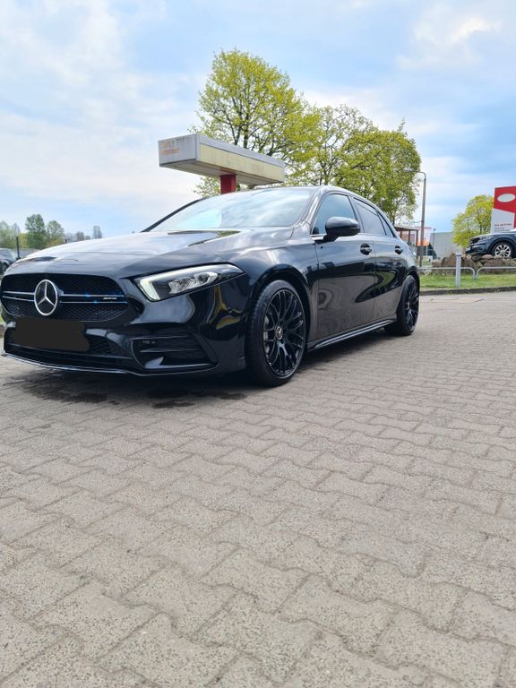 Image of Mercedes-Benz A 35 AMG