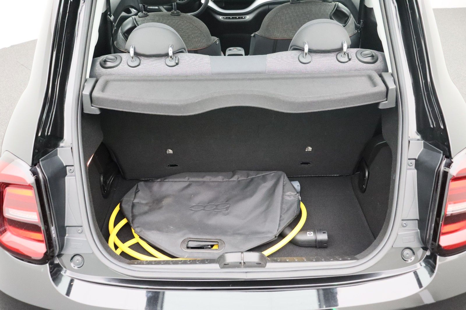 Fahrzeugabbildung Fiat 500e Icon