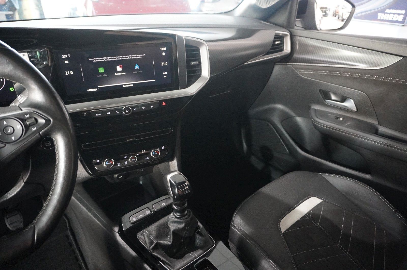 Fahrzeugabbildung Opel Mokka 1.2 Ultimate AHK/NAVI/SHZ/KAMERA/ACC/18"AL
