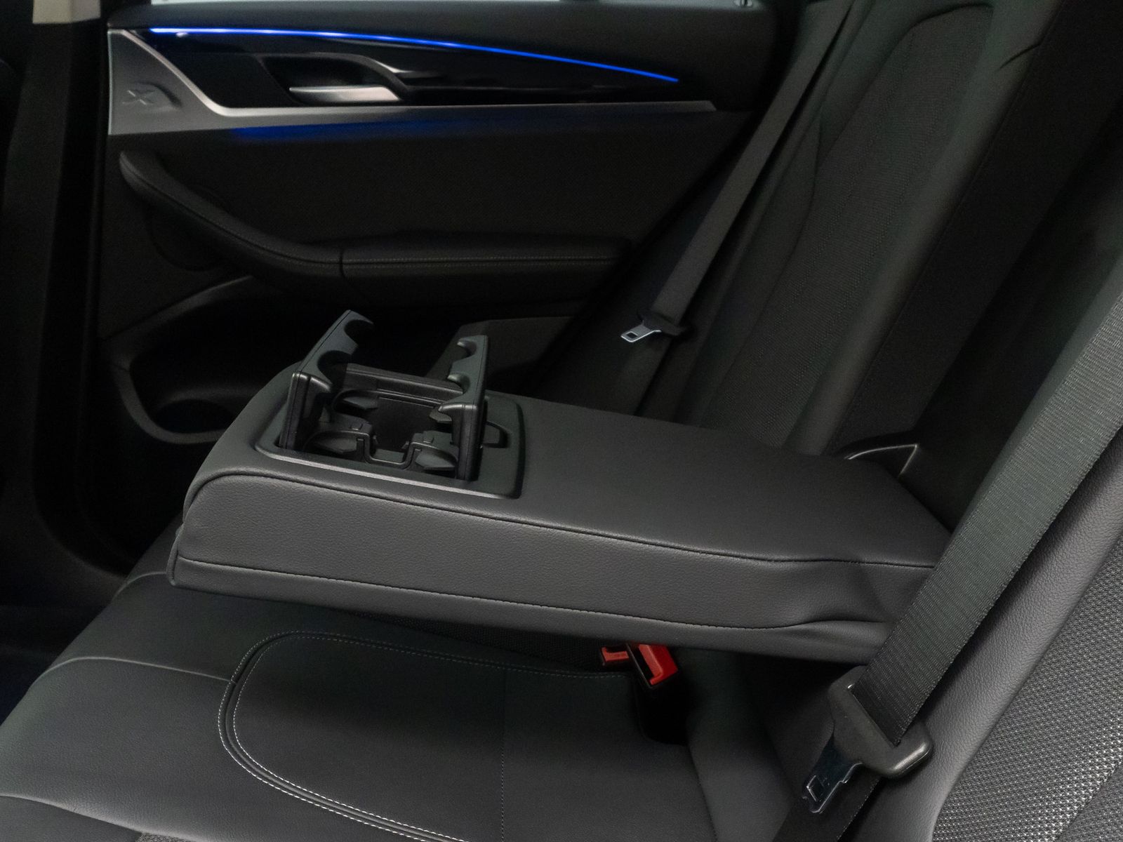 Fahrzeugabbildung BMW X3 xD20i xLine HiFi Geschwindigrege Sport 19Zoll