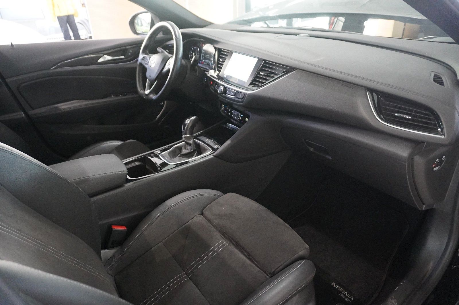Fahrzeugabbildung Opel Insignia B ST 2.0D ULTIMATE NAVI/OPC/KAMERA/AHK