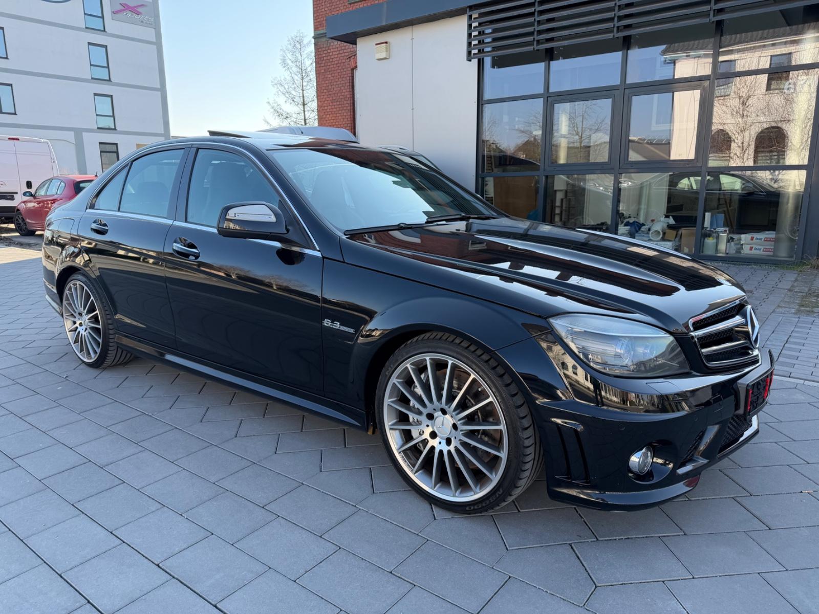 MERCEDES-BENZ C 63 AMG 6.3L V8 457CH