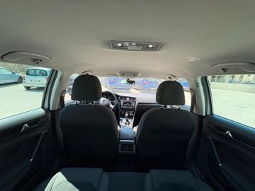 Volkswagen Golf - 11