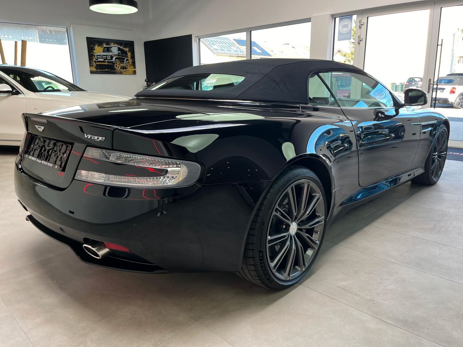 Fahrzeugabbildung Aston Martin Virage Volante V12