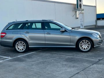 Mercedes E 200 - 4