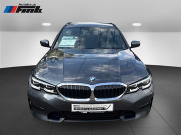 BMW 320d xDrive A Sport Line DAB LED WLAN RFK Shz