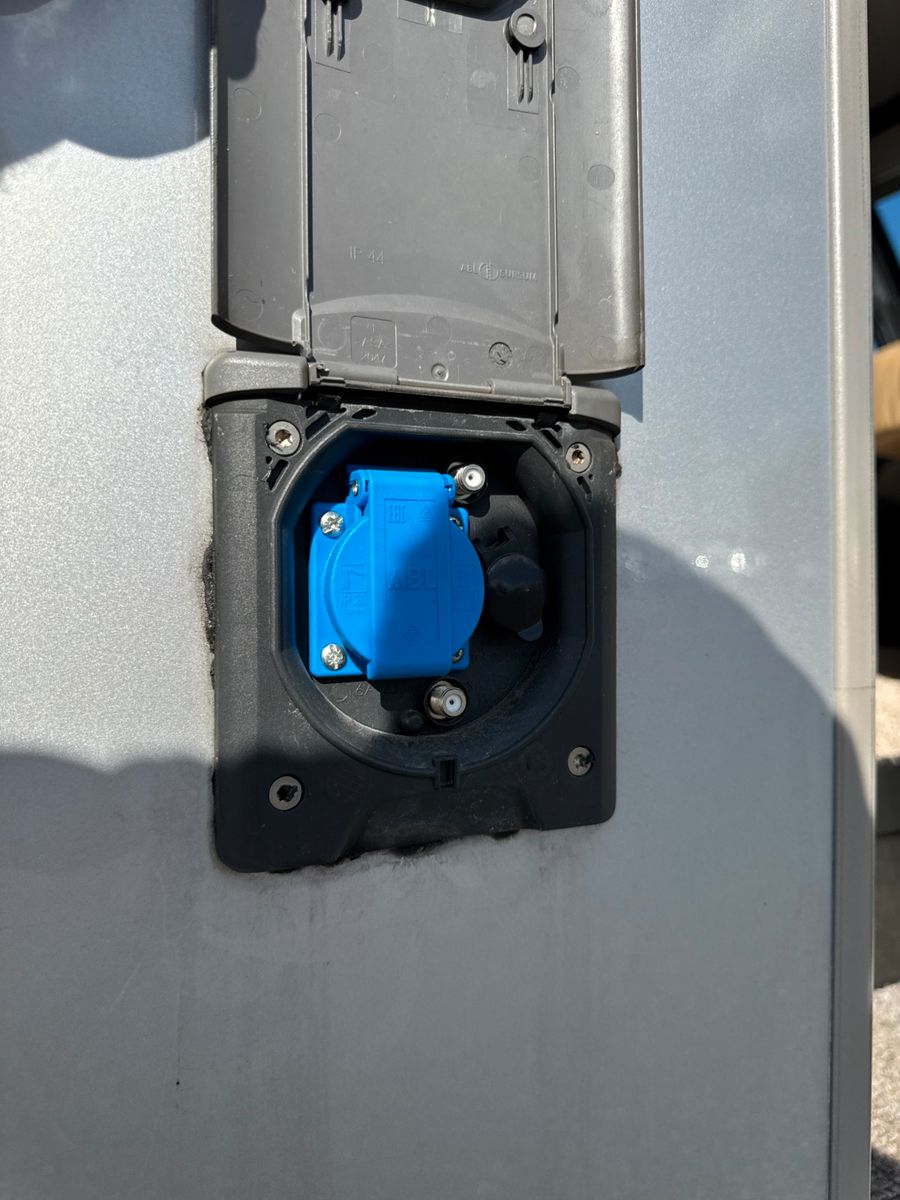 Fahrzeugabbildung Bürstner Elegance I 728G-Hydraulische Stützen-Luftfeder!