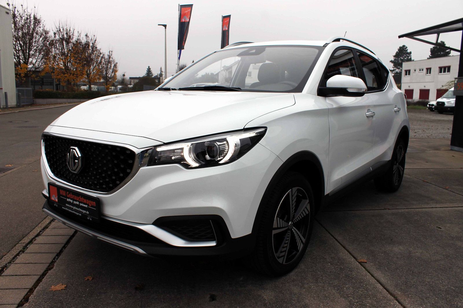 Fahrzeugabbildung MG ZS EV Luxury 5D ACC PANO NAV CarPlay BT SHZ KAM