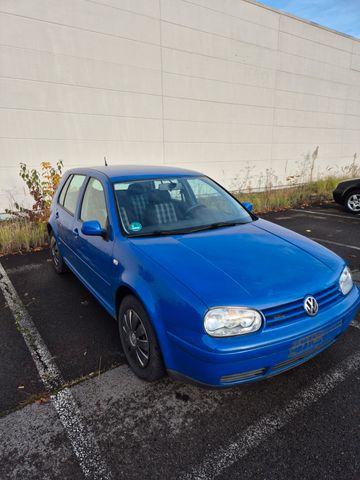 Volkswagen Golf 1.6 Highline GTI Look